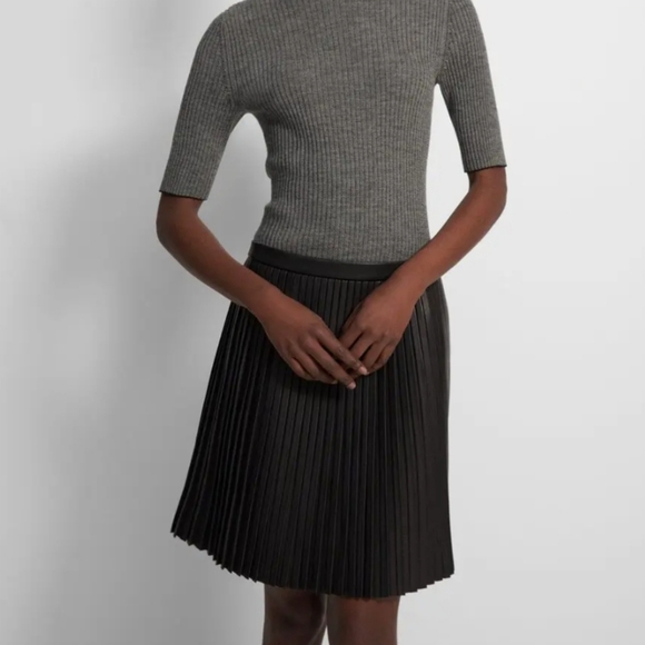Theory Black Pleat Leather Mini Pencil Skirt - Picture 10 of 10